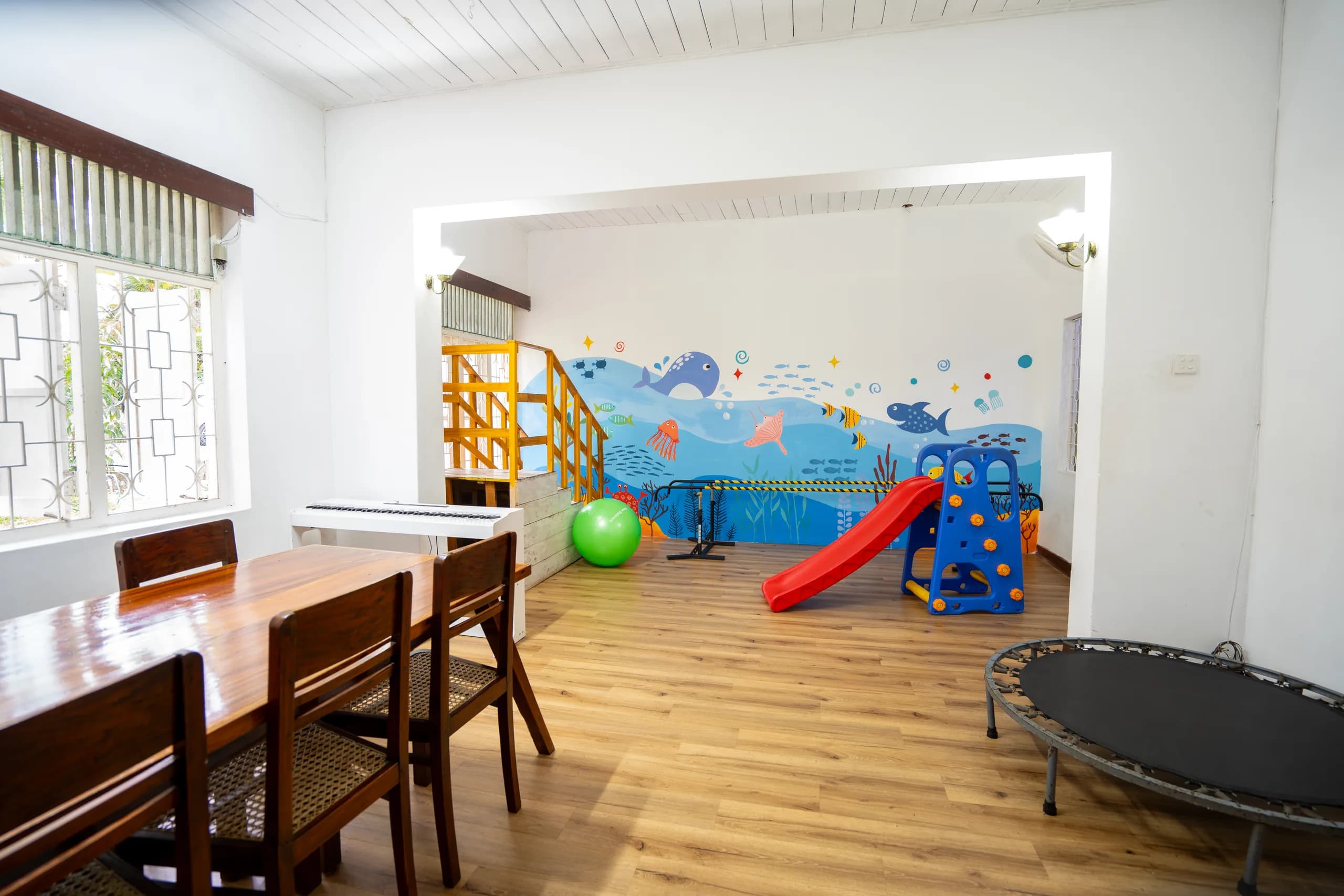 Open physiotherapy and activity space